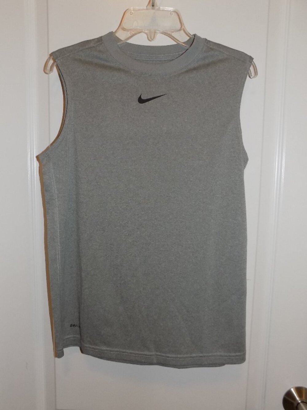 Boys NIKE Gray Performance Tank Top Sz Medium 10/12